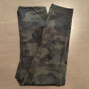 Senita Athletics medium Shakti 7/8th Camo leggings. Good condition.